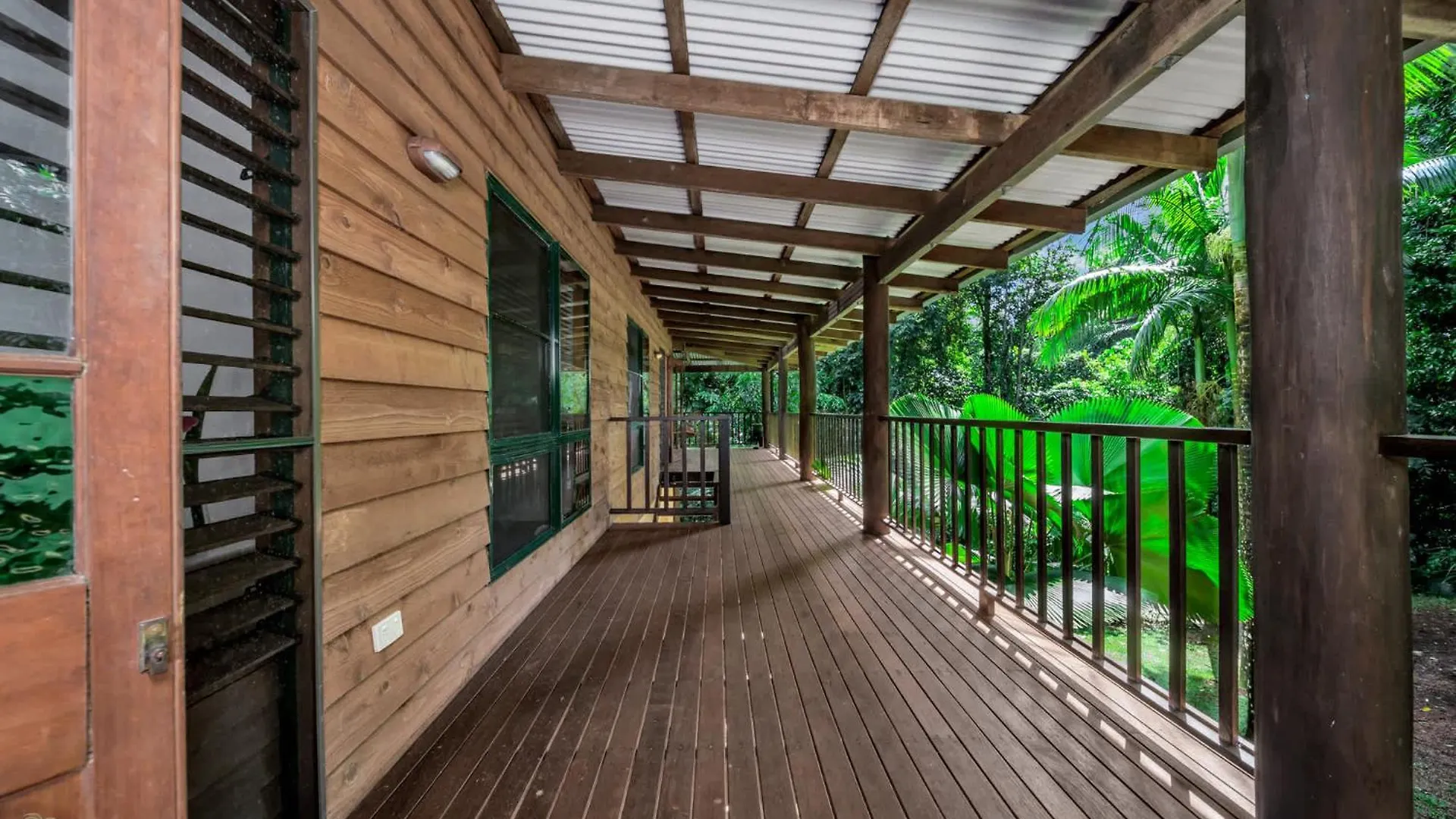 Fern House Villa Kurrimine Beach 0*,  Australia