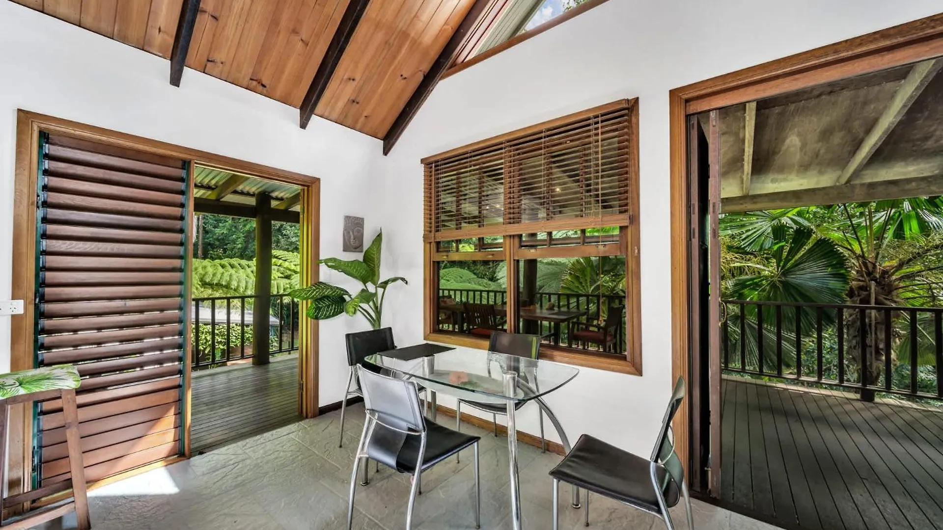 Holiday home Fern House Villa Kurrimine Beach Australia